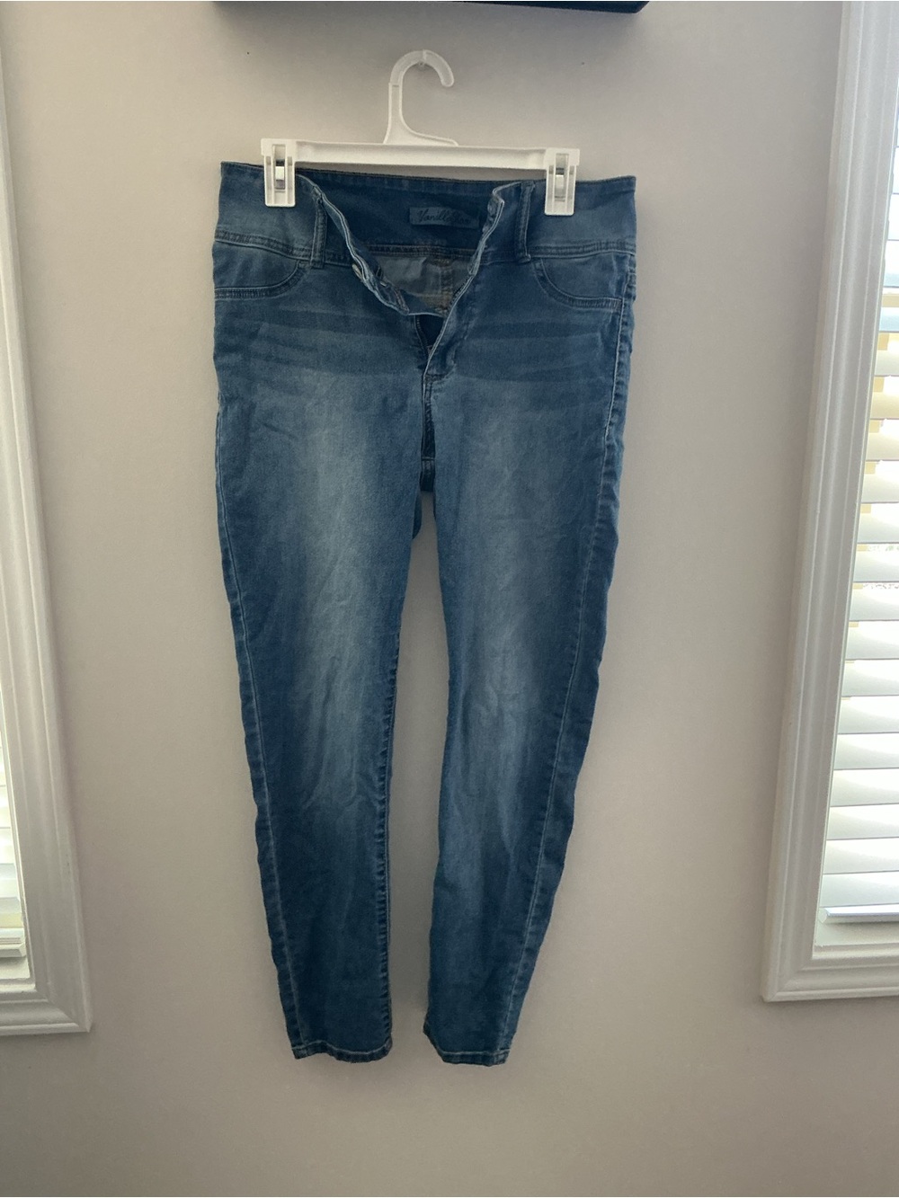Vanilla Star Women's Skinny Jeans - Medium Blue Wash